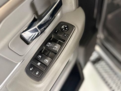 Used 2018 RAM 2500 SLT AWD/4WD image 13