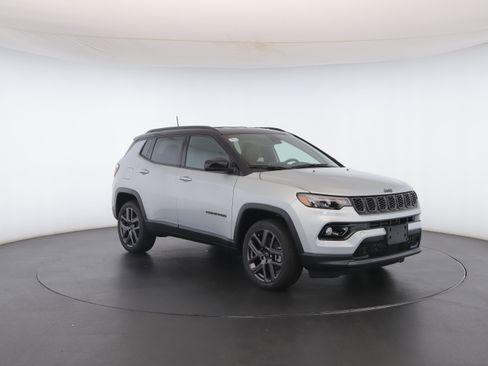 Used 2026 Jeep Compass Limited image 32