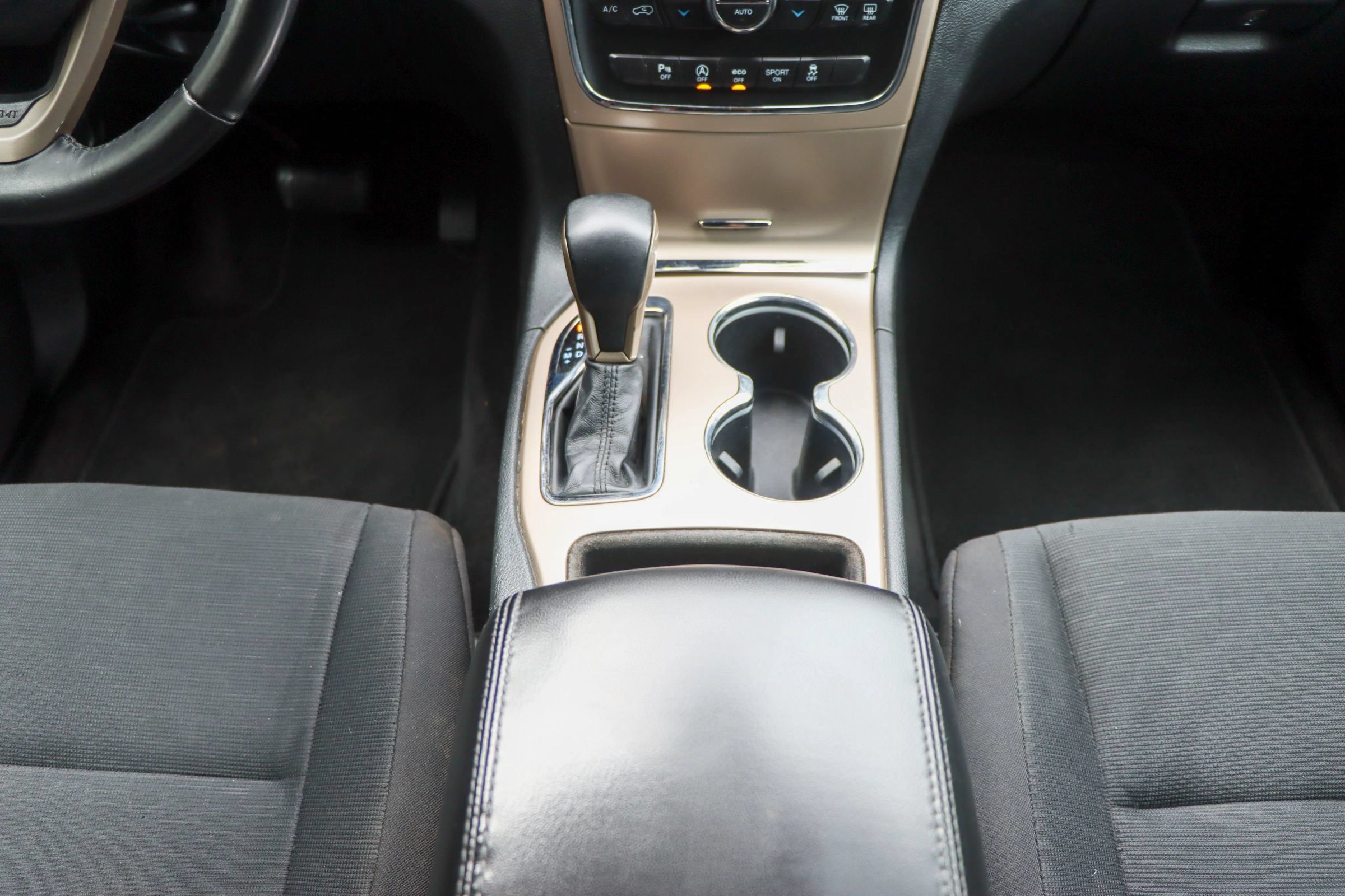 Used 2017 Jeep Grand Cherokee Laredo RWD image 25
