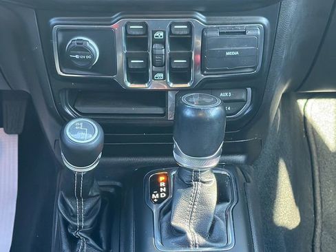 Used 2022 Jeep Wrangler Unlimited Sahara image 25