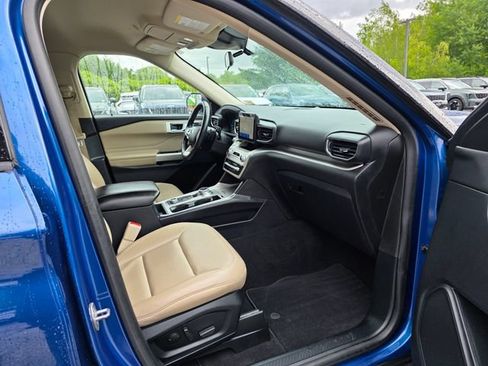 Used 2020 Ford Explorer XLT w/ Equipment Group 202A AWD/4WD image 12