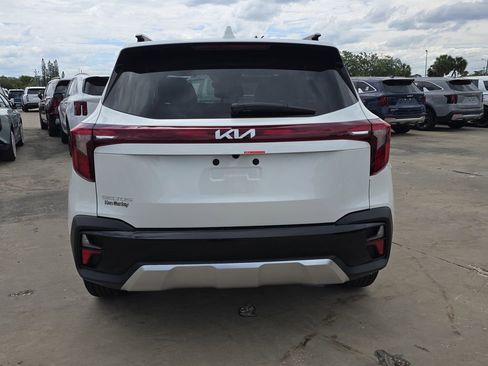 New 2026 Kia Seltos EX FWD image 7