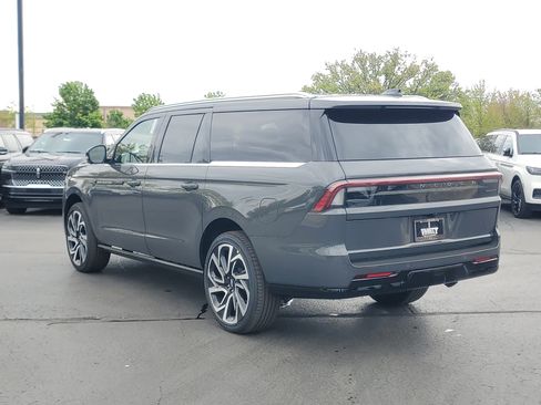 New 2026 Lincoln Navigator L Black Label AWD/4WD image 3