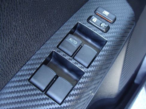 Used 2013 Toyota RAV4 XLE image 25