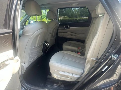 Used 2025 Kia Sorento SX Prestige AWD/4WD image 5