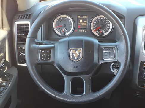 Used 2019 RAM 1500 Classic SLT image 25