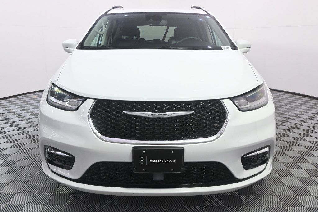Used 2022 Chrysler Pacifica Touring-L FWD image 10