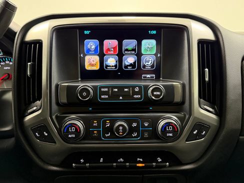 Used 2018 Chevrolet Silverado 1500 LT w/ All Star Edition AWD/4WD image 22