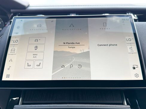 New 2026 Land Rover Range Rover Velar Dynamic SE image 30