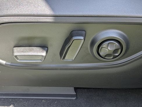 New 2025 Jeep Grand Cherokee Altitude image 18