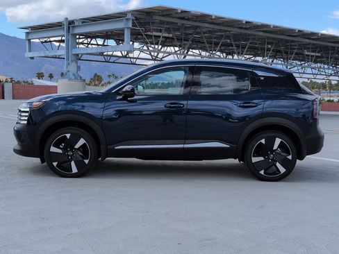 New 2026 Nissan Kicks SR w/ SR Premium Package FWD image 3
