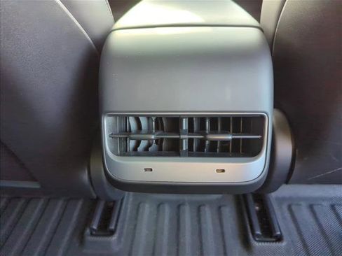 Used 2022 Tesla Model 3 image 19