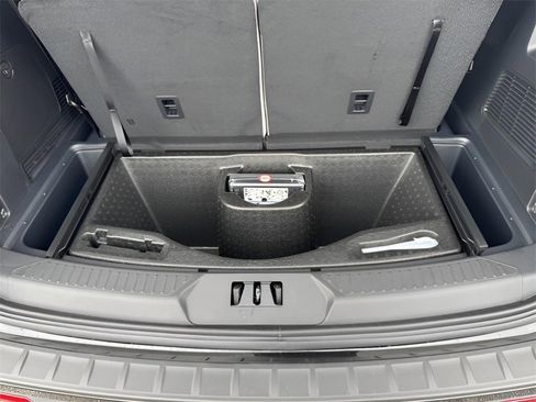 New 2025 Ford Explorer Active w/ Active Comfort Package image 17