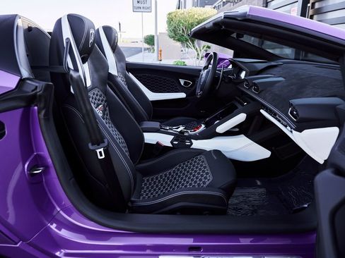 Used 2024 Lamborghini Huracan EVO image 30