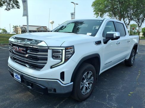 Used 2025 GMC Sierra 1500 SLT AWD/4WD image 3
