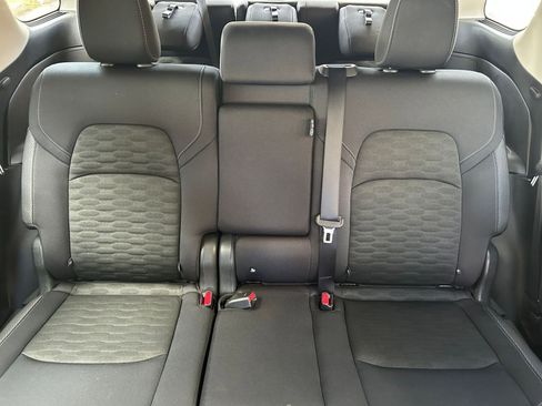 Used 2025 Nissan Pathfinder SV image 38