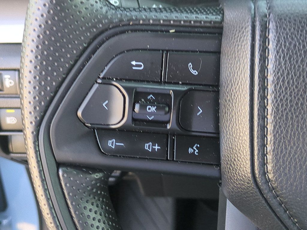 Certified 2026 Toyota Tacoma SR5 AWD/4WD image 17