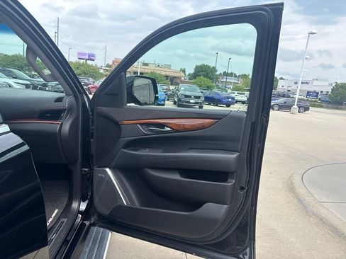 Used 2015 Cadillac Escalade Premium AWD/4WD image 26