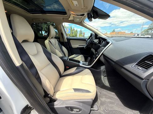 Used 2011 Volvo XC60 T6 R-Design w/ Convenience Pkg image 20