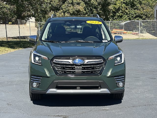 Used 2024 Subaru Forester Touring AWD/4WD image 2