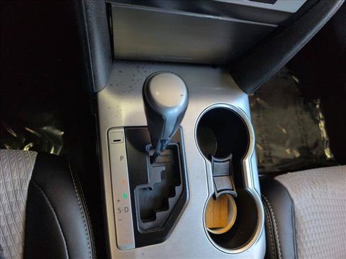 Used 2014 Toyota Camry SE FWD image 12
