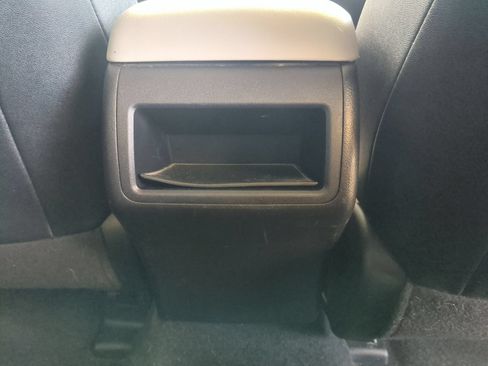 Used 2016 Toyota Camry SE w/ Moonroof Package FWD image 26