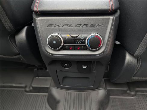 Used 2025 Ford Explorer ST AWD/4WD image 17