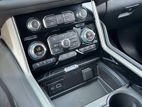 Used 2022 GMC Yukon Denali image 25
