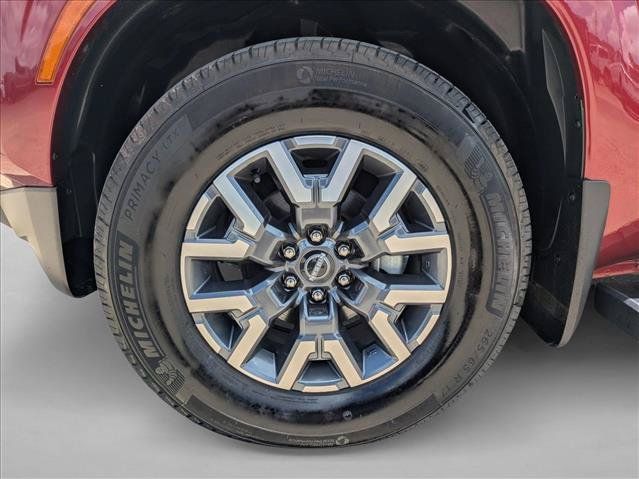 Used 2024 Nissan Frontier SL RWD image 23