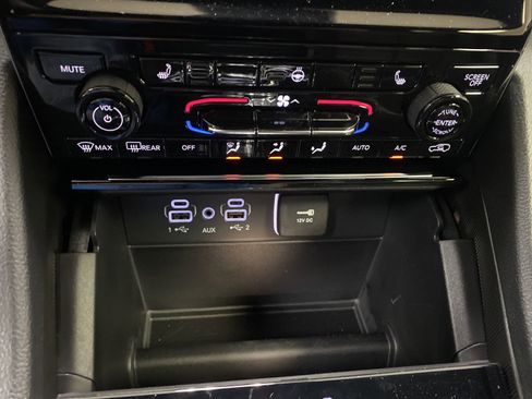 New 2025 Jeep Grand Cherokee Limited RWD image 13