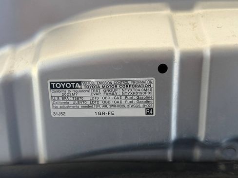 Used 2022 Toyota 4Runner TRD Off-Road Premium AWD/4WD image 89