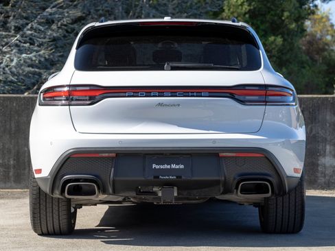 Certified 2026 Porsche Macan AWD/4WD image 10