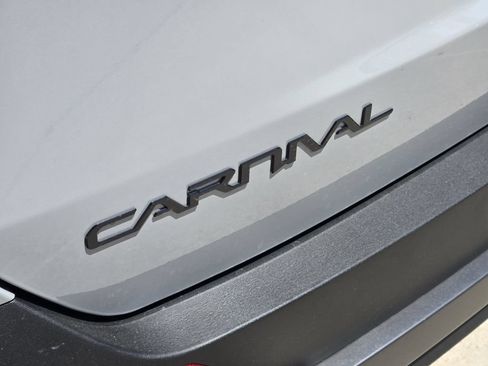 New 2026 Kia Carnival SX Prestige FWD image 8