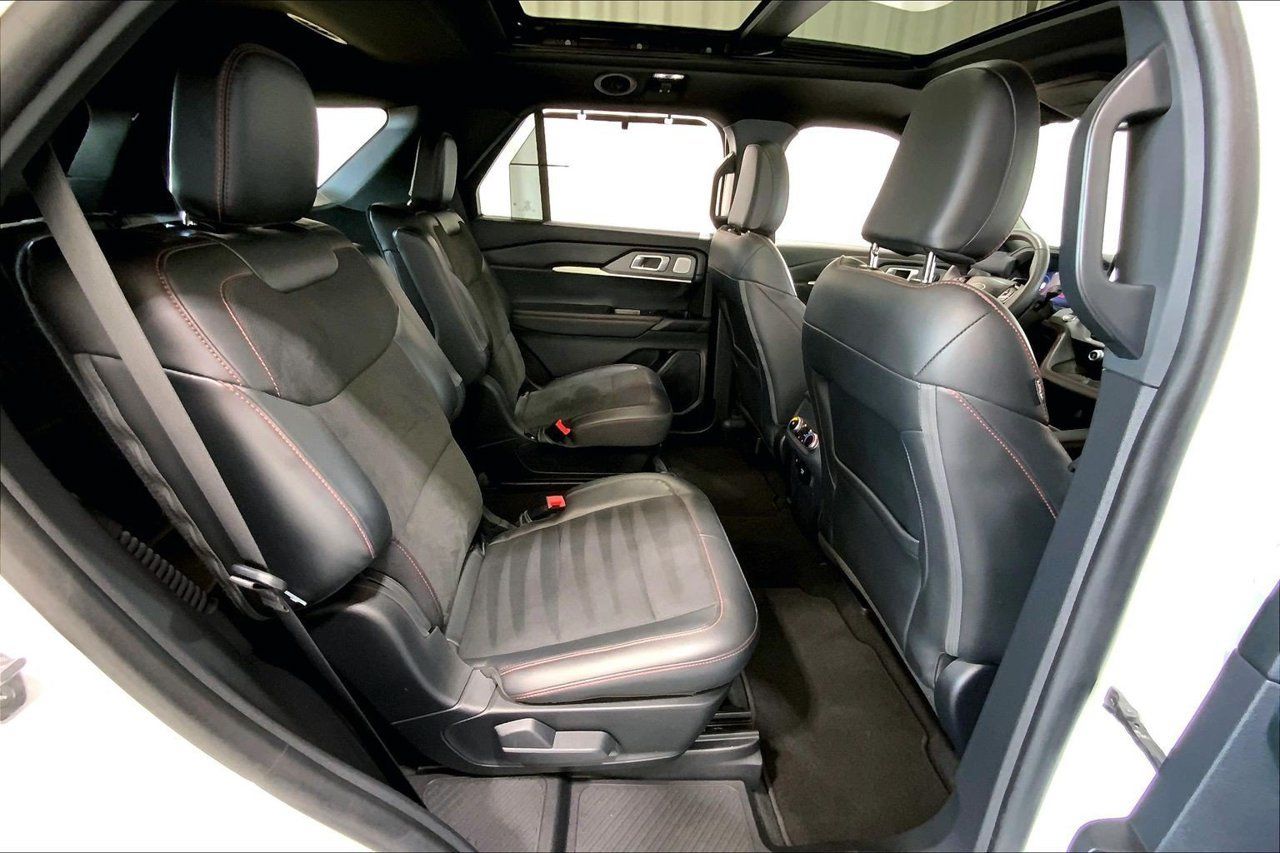 Used 2025 Ford Explorer ST AWD/4WD image 20