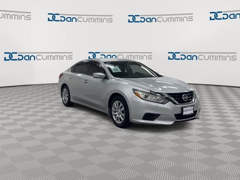 Used 2018 Nissan Altima 2.5 S w/ S Convenience Package image 2