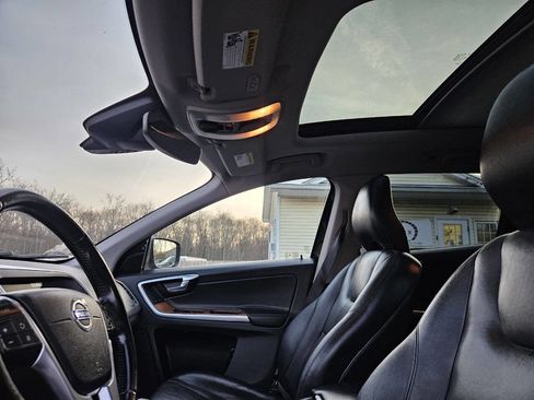 Used 2017 Volvo XC60 T6 Inscription w/ Preferred Option Package image 21