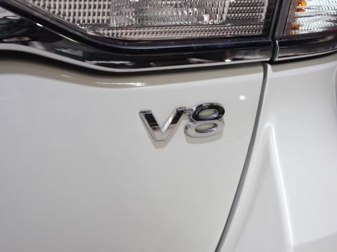 Used 2019 Toyota Land Cruiser w/ Four Season Floor Mat Package image 12