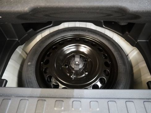Used 2023 Chevrolet Equinox LT FWD image 11