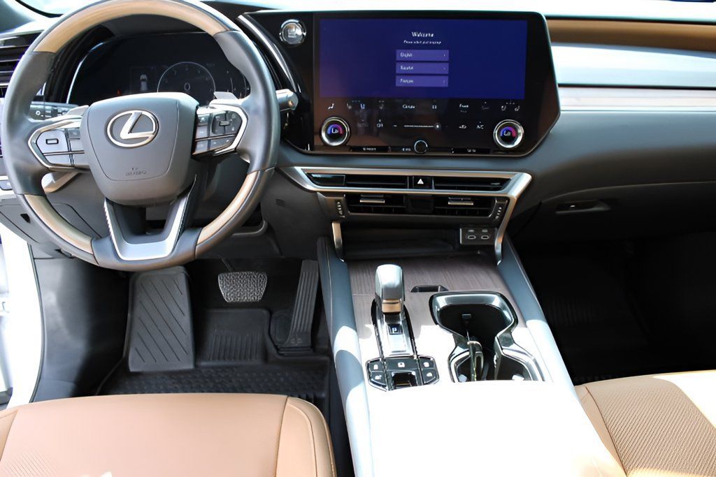Used 2023 Lexus RX 350 Premium w/ Accessory Package AWD/4WD image 10