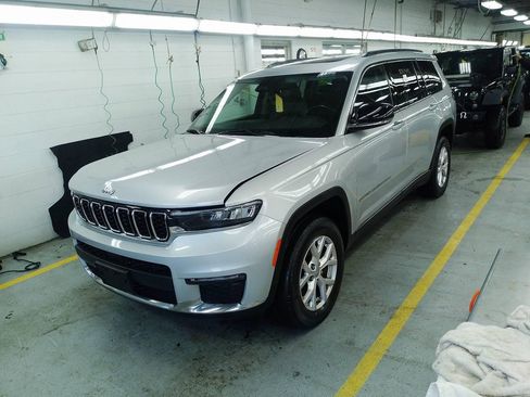 Used 2021 Jeep Grand Cherokee L Limited image 3