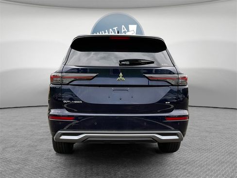 New 2025 Mitsubishi Outlander SE image 4