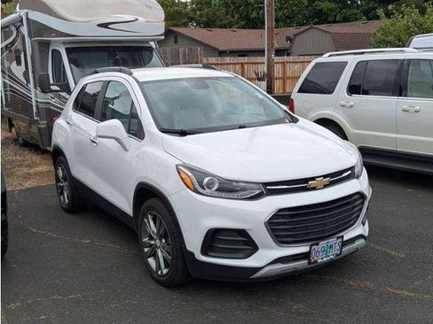 Used 2019 Chevrolet Trax LT w/ LT Convenience Package FWD image 46