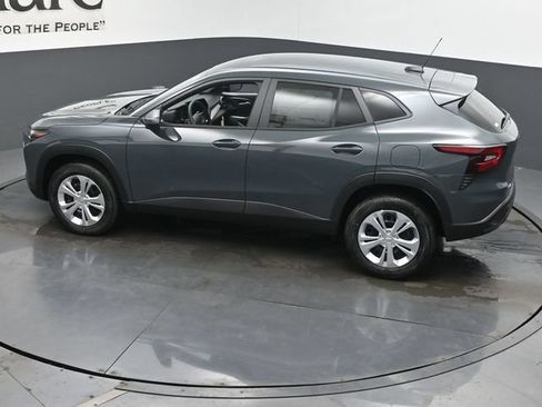 New 2026 Chevrolet Trax LS FWD image 21
