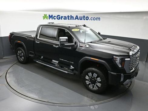 Used 2024 GMC Sierra 2500 Denali w/ Technology Package image 3