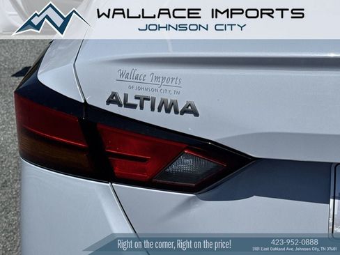Used 2024 Nissan Altima 2.5 SR AWD/4WD image 12