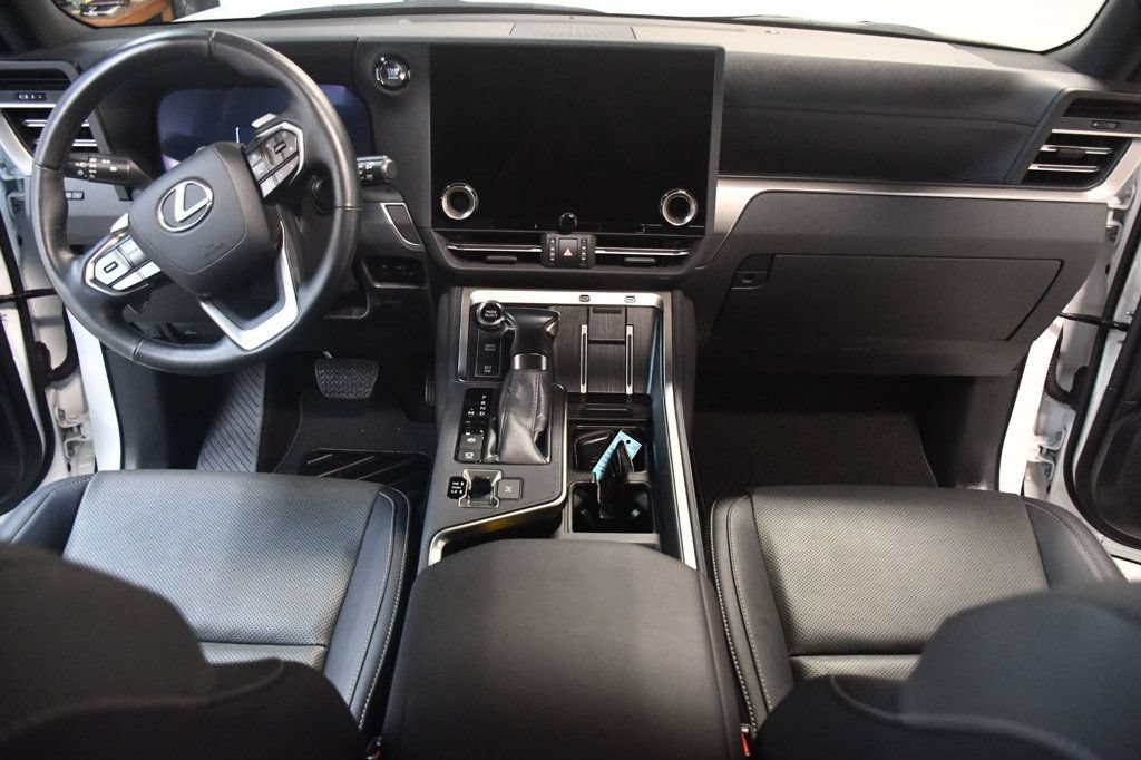 Used 2024 Lexus GX 550 w/ Cold Area Package AWD/4WD image 5