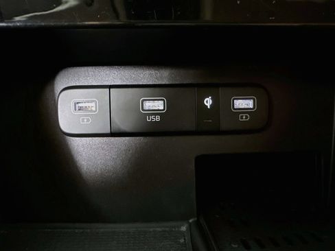 Used 2024 Kia Carnival SX Prestige FWD image 18