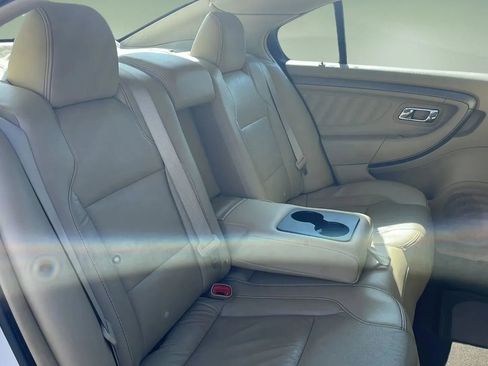Used 2015 Ford Taurus SEL image 33