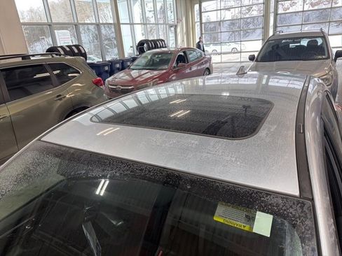 Used 2023 Subaru Impreza 2.0i Sport image 3