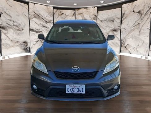 Used 2011 Toyota Matrix image 2